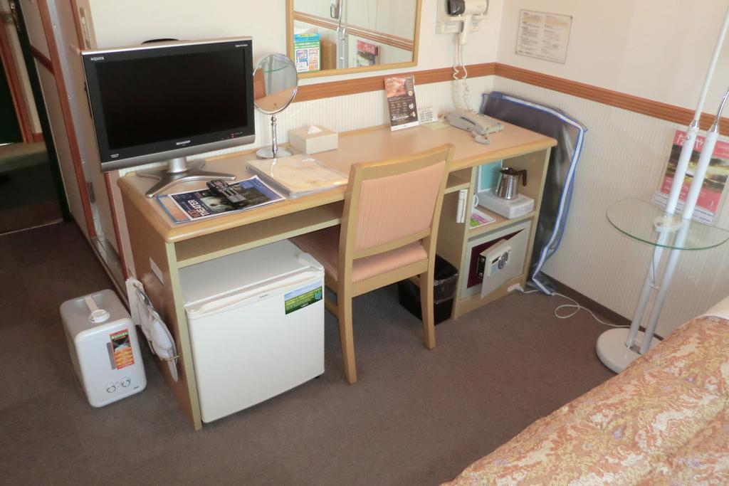 Toyoko Inn Naha Omoromachi Ekimae Экстерьер фото